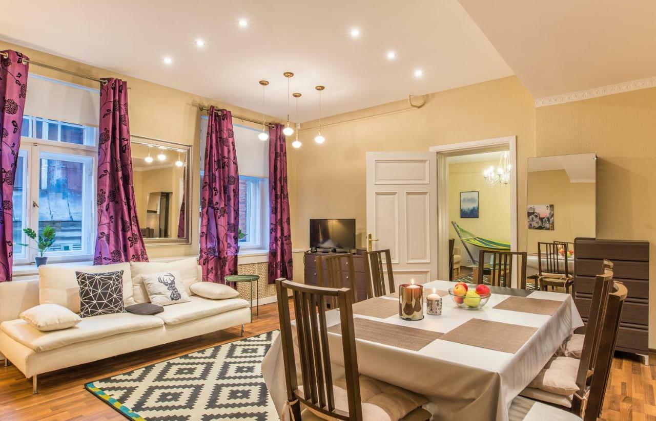 Charming Spacious 3 Bedroom In Old Town Riga Esterno foto