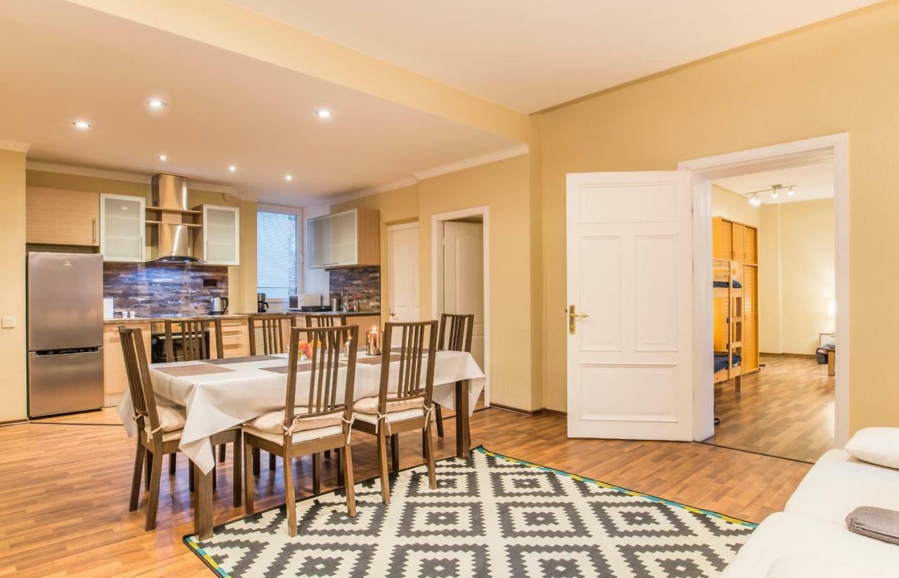 Charming Spacious 3 Bedroom In Old Town Riga Esterno foto