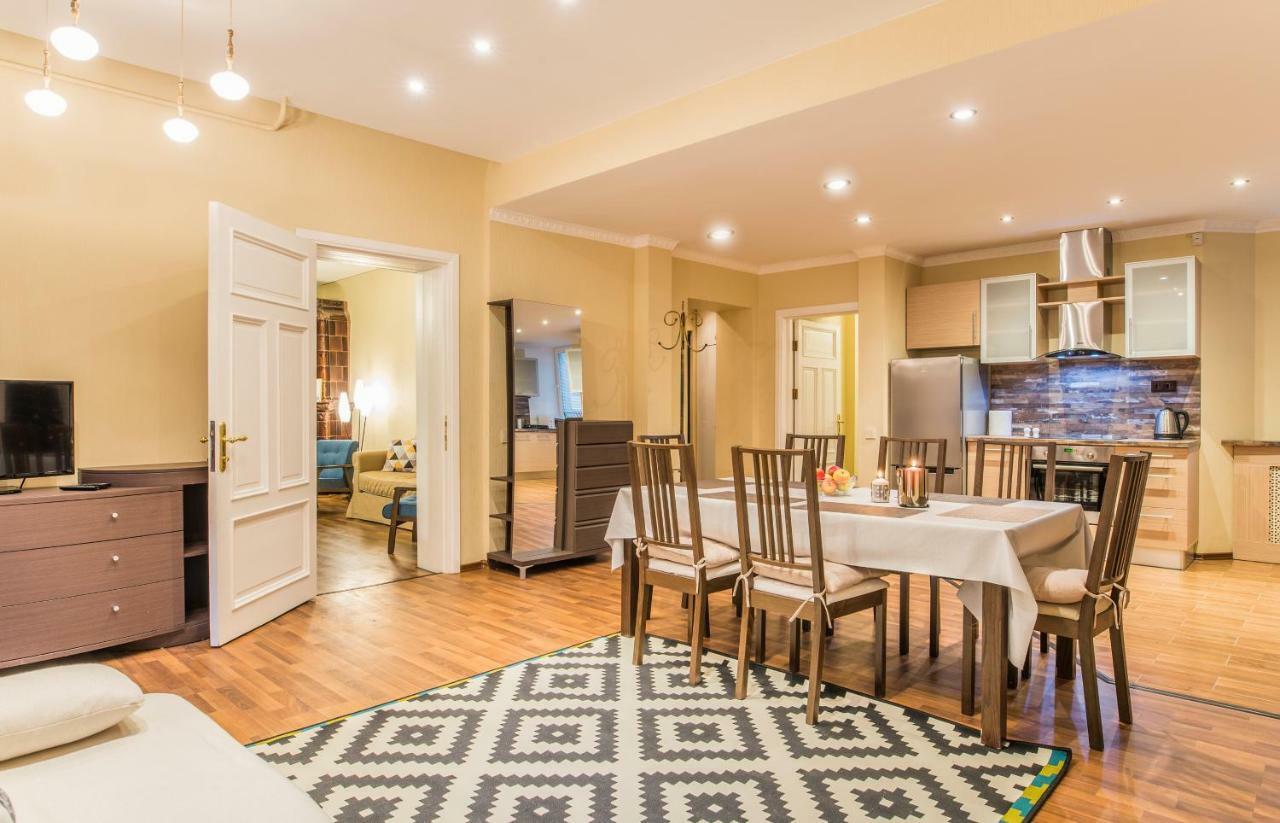 Charming Spacious 3 Bedroom In Old Town Riga Esterno foto